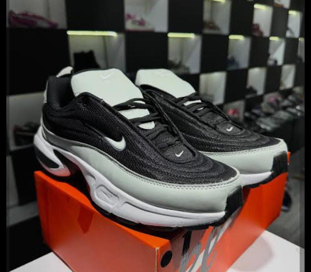 Nike Portal Black Grey