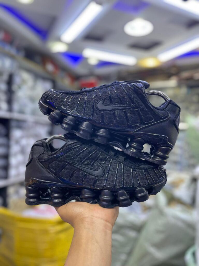 Nike Shoxs Black